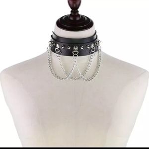 Bondage / Punk / Gothic leather and silver chai